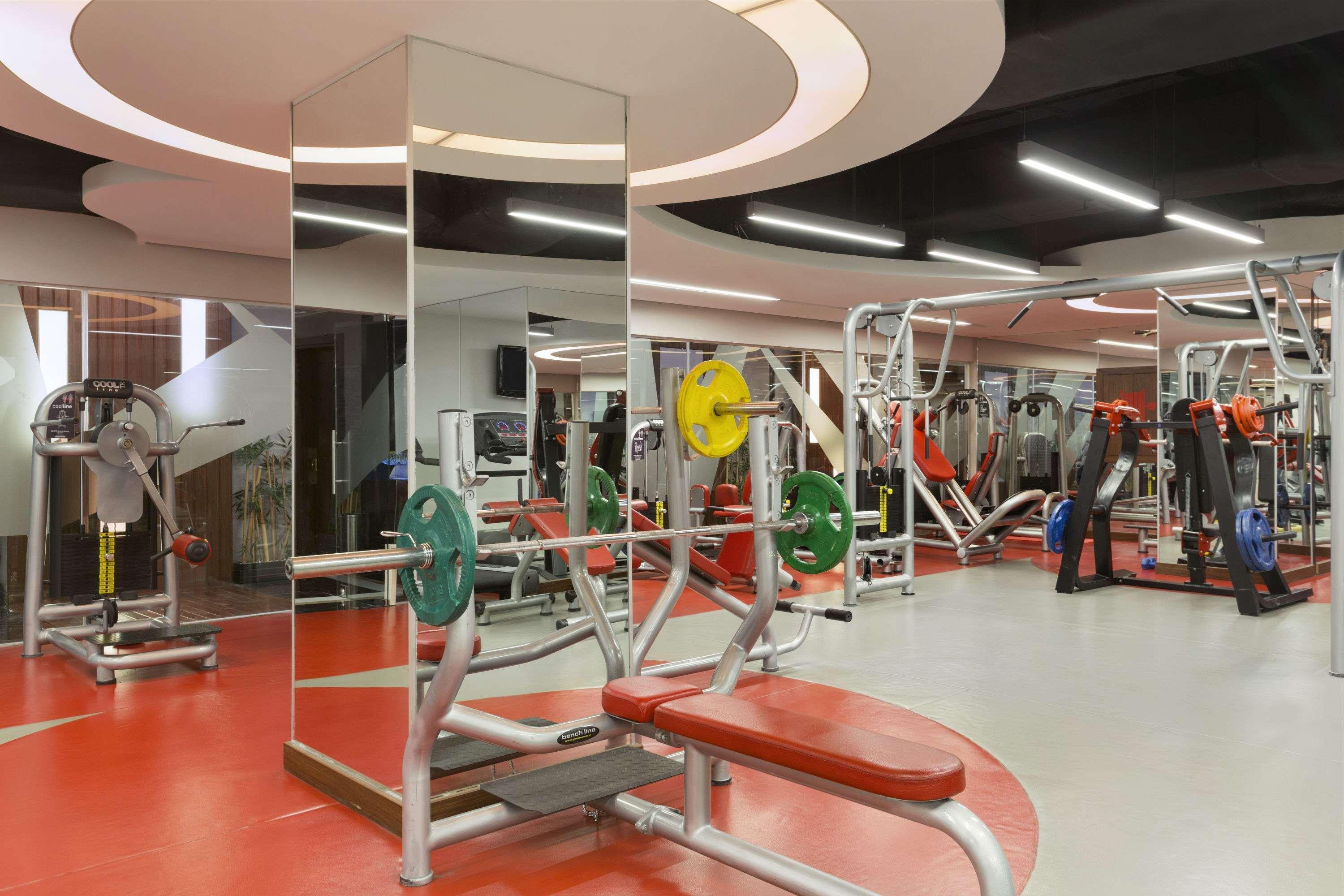 ホテル ラマダ プラザ バイ ウィンダム イズミット コジャエリ エクステリア 写真 The gym at the University of Roehampton
