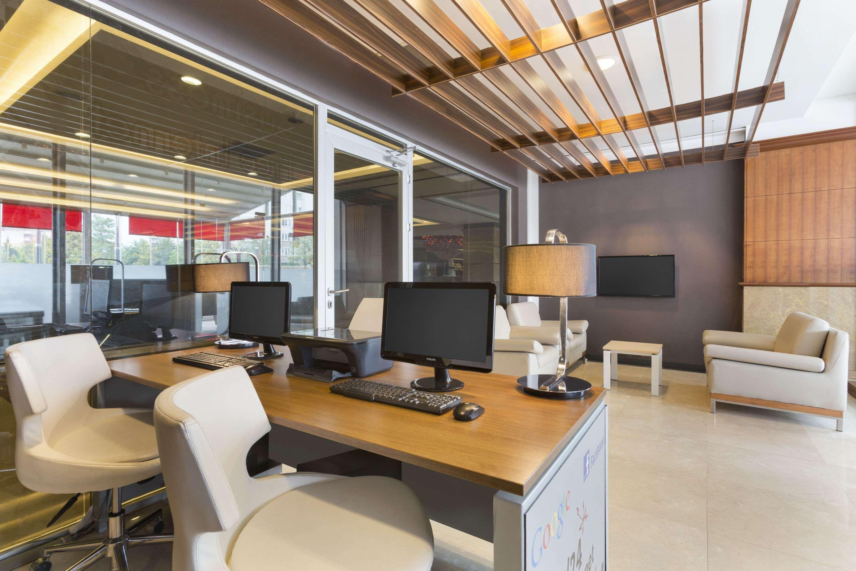 ホテル ラマダ プラザ バイ ウィンダム イズミット コジャエリ エクステリア 写真 3D interior rendering of a modern office