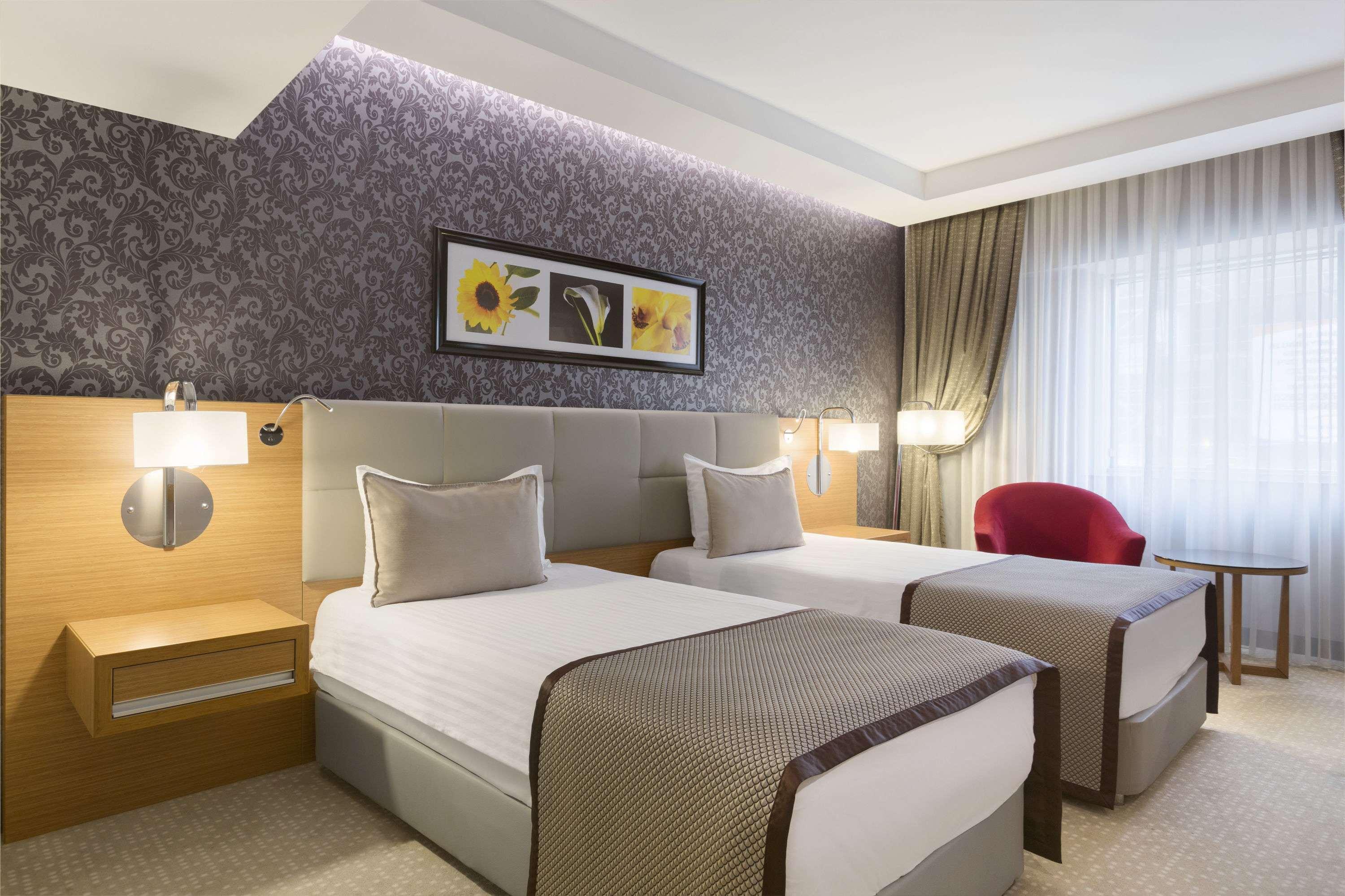 ホテル ラマダ プラザ バイ ウィンダム イズミット コジャエリ エクステリア 写真 A room at the hotel