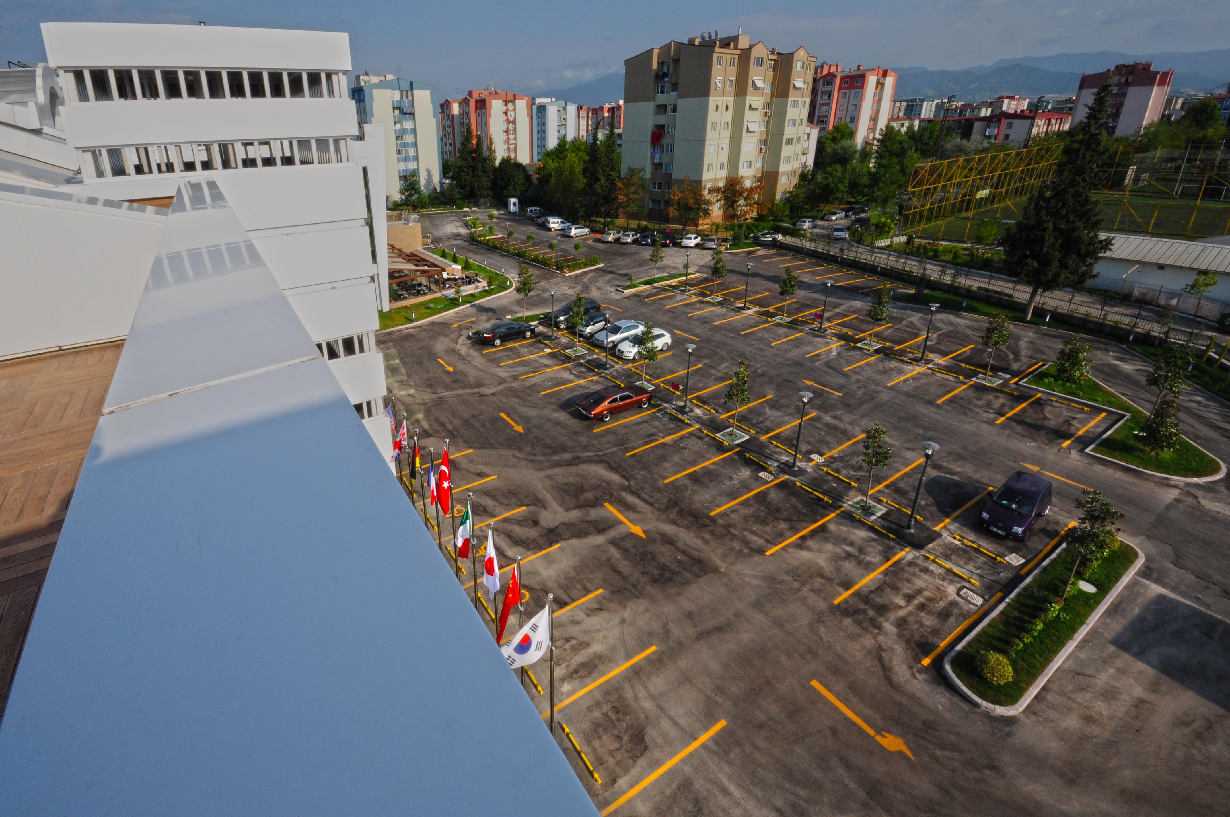 ホテル ラマダ プラザ バイ ウィンダム イズミット コジャエリ エクステリア 写真 Aerial view of the campus